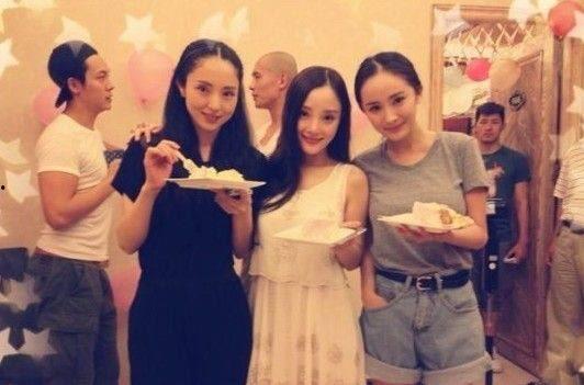 娱乐圈爆料李小露是谁啊,揭秘李小露的真实身份  第3张